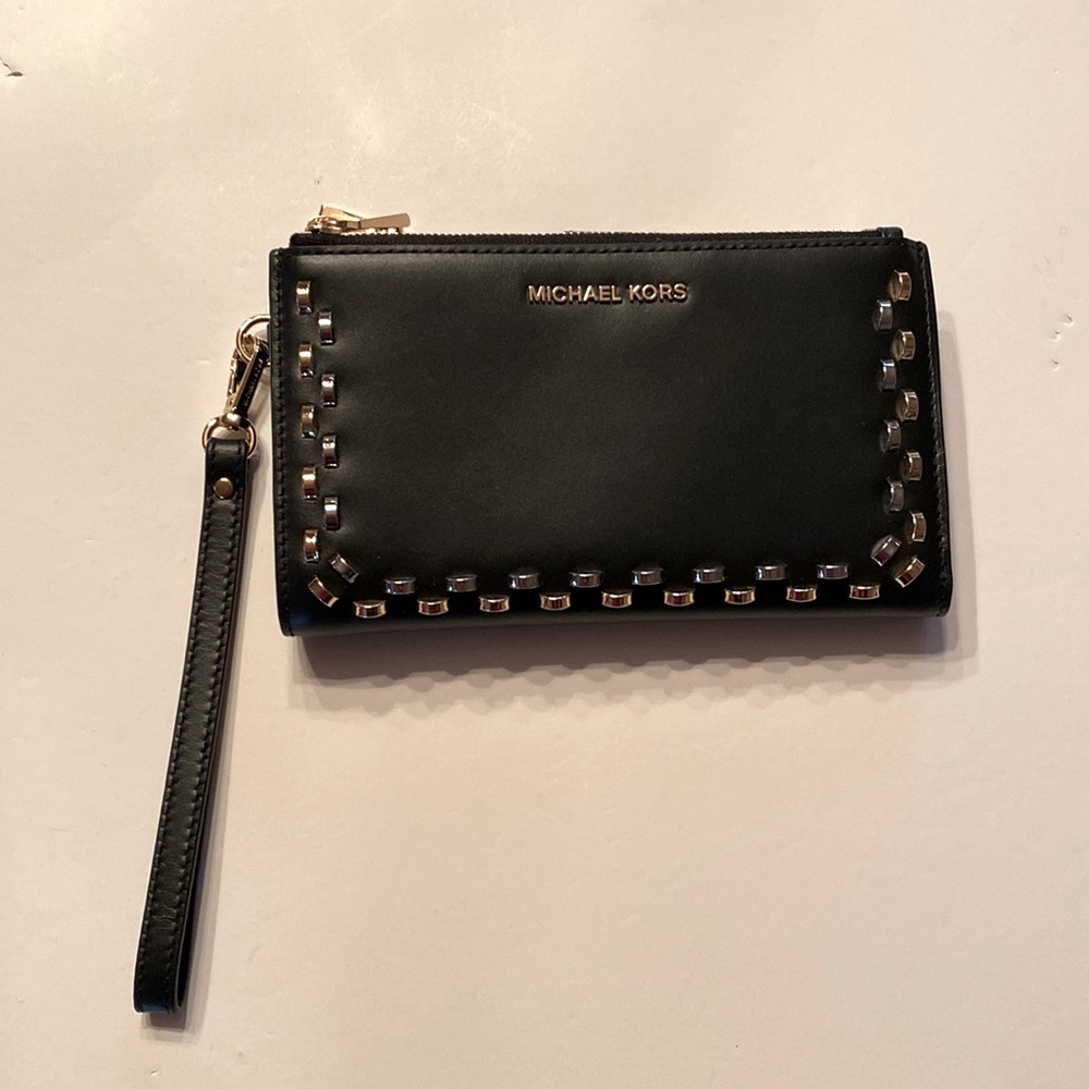 NEW Never used Michael Kors wristlet